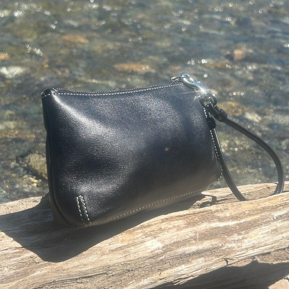 Coach Black Leather Wristlet Metal Hangtag Contrast Stitching